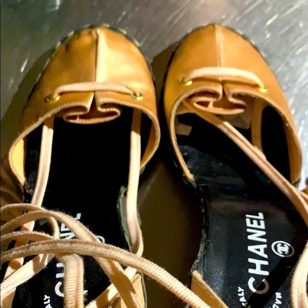 CHANEL Vintage Cloth Heels